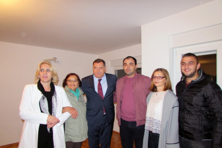 Dodik uručio ključeve stana porodici nestalog borca