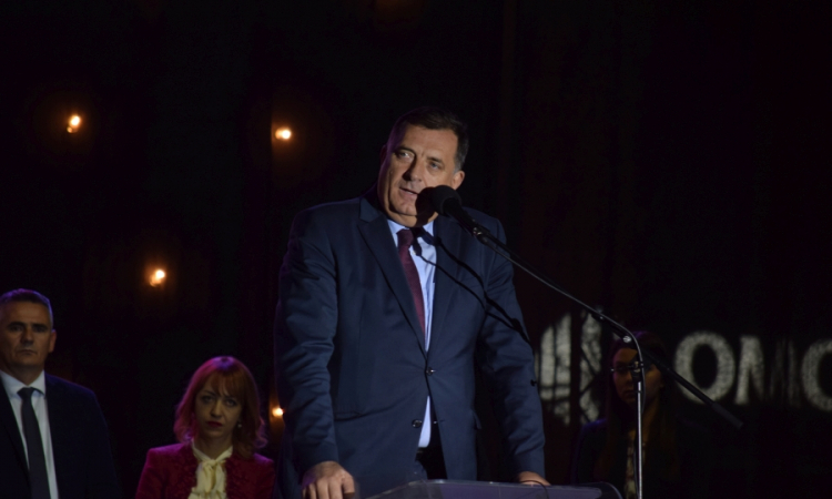 Dodik: SNSD je Republiku politički, ekonomski i socijalno ojačao