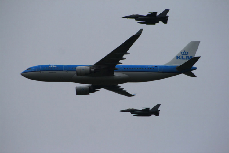 Tuča u avionu za Amsterdam, Holandija poslala borbene avione