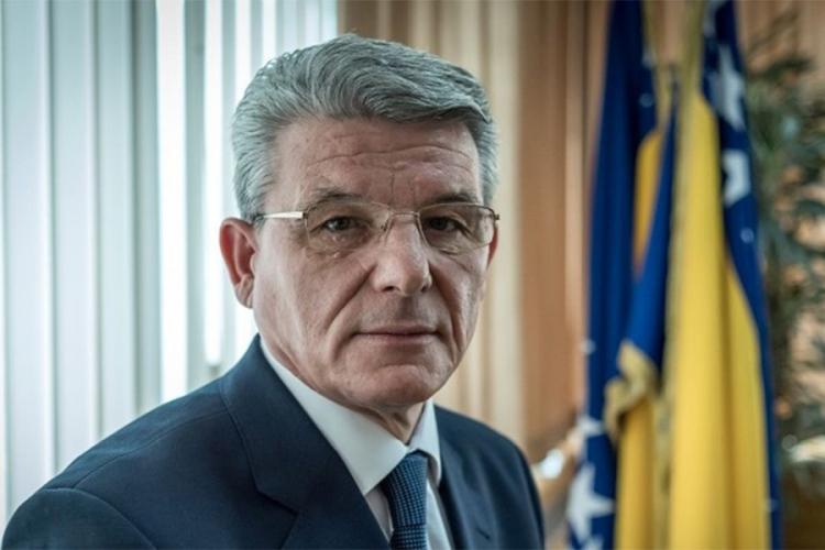 U trci za bošnjačkog člana Predsjedništva vodi Džaferović