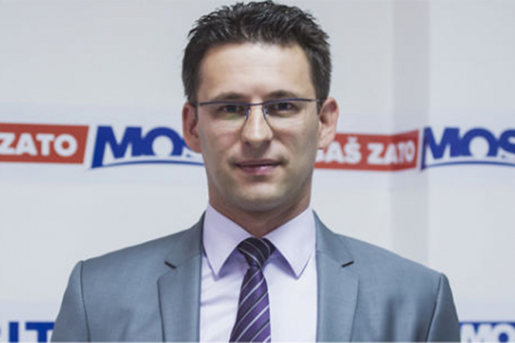 Petrov: Komšić izabran bošnjačkim glasovima, nepoželjan u Zagrebu
