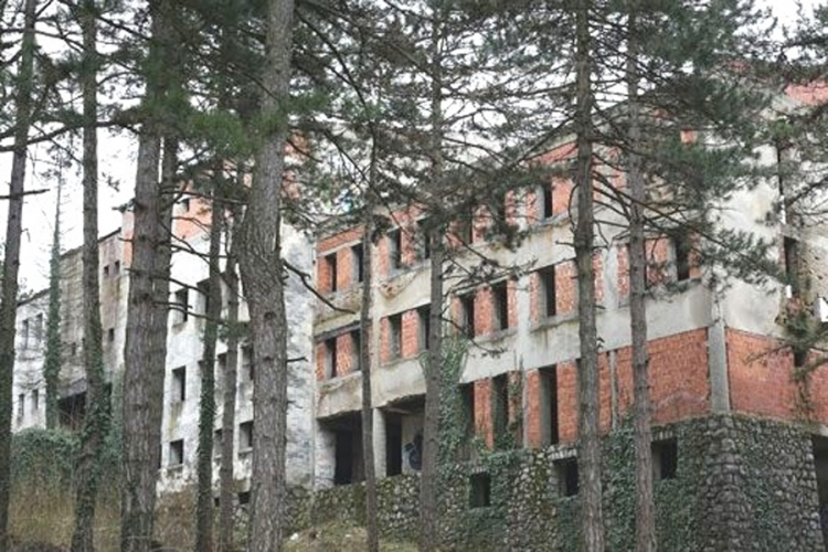 170 policajaca pretresa Đački dom u Bihaću