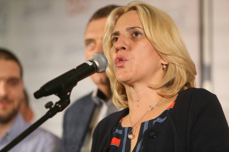 Cvijanovićeva održava prednost od oko 30.000 glasova
