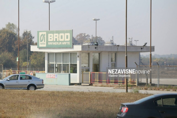 Izuzimanje predmeta iz Rafinerije radi utvrđivanja uzroka požara