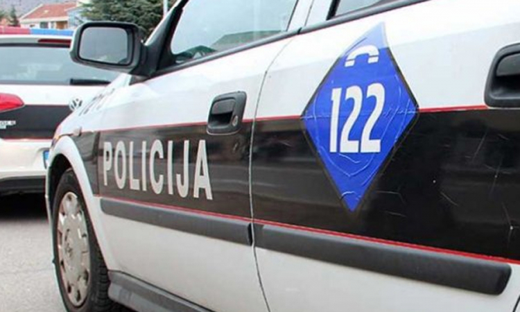 Djevojčica teško povrijeđena u naletu golfa
