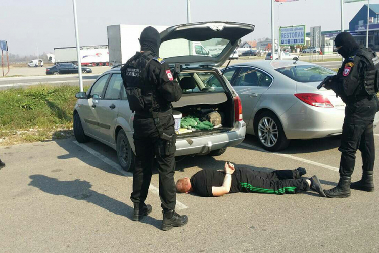 MUP RS izvodi akciju "Kalaš", hapšenje u Derventi