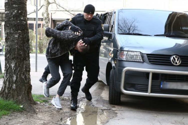 Optužnica protiv 24 osobe: Tražili "rodicu" umjesto droge