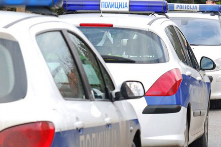 Ubijen drvenim motkama, uhapšena trojica