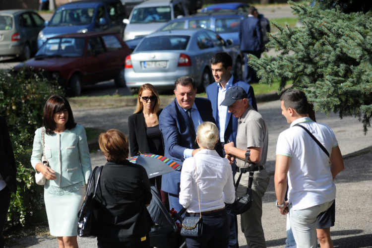 Dodik šesti put postao djed, unuk će se zvati Novak