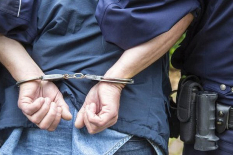 Čim je izašao iz zatvora, opet napao policajca