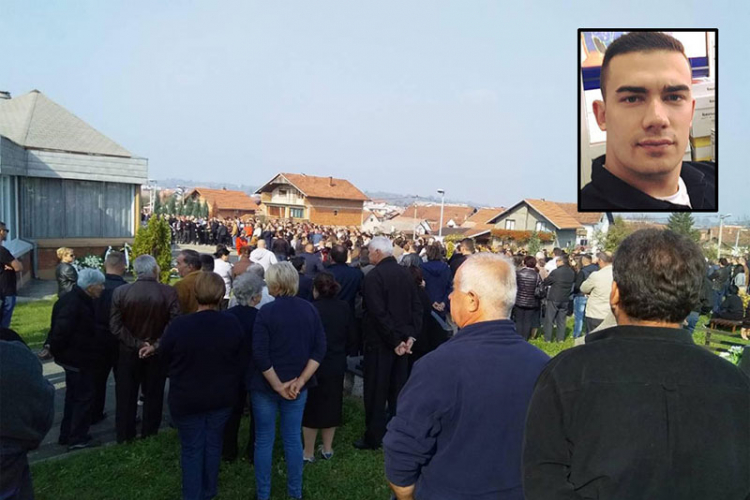 U Kozarskoj Dubici sahranjen Bojan Milovanović