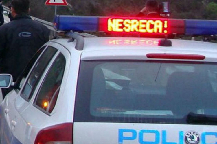 Mladić poginuo, četiri osobe povrijeđene u saobraćajnoj nesreći