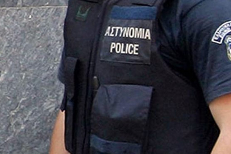 Suspendovan policajac zbog verbalnog napada na staricu