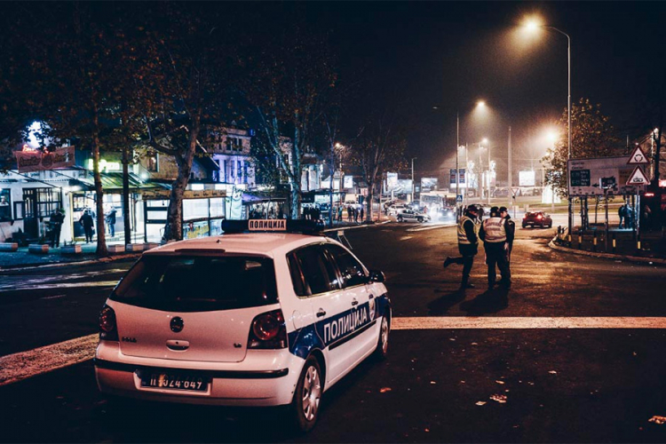 Drama na Novom Beogradu: Ispred igraonice upucan navijač Partizana