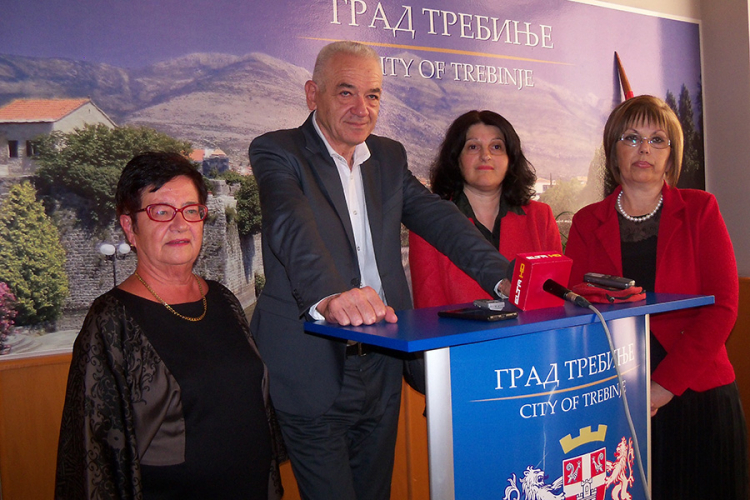 Trebinjsko udruženje pomaže i ovisnima o Facebooku