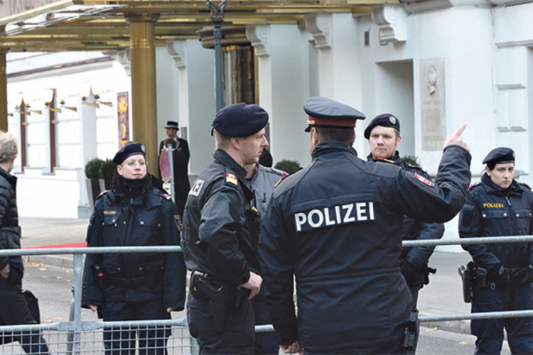 Austrija zatvara manje granične prelaze sa Mađarskom