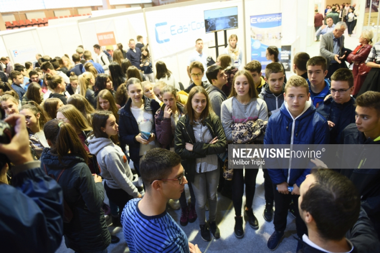 Poslodavci u potrazi za 300 radnika
