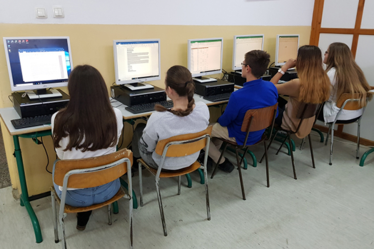 Nestro donacija računarske opreme SŠC „Nikola Tesla“, Vukosavlje