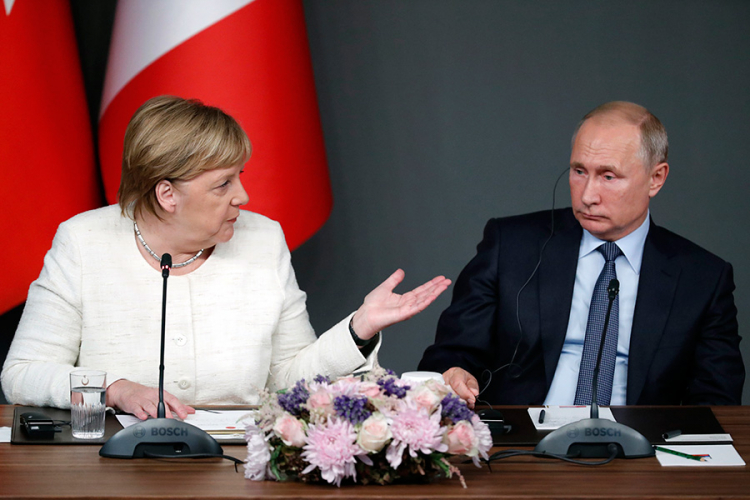 Merkelova komentariše Putinov kaput