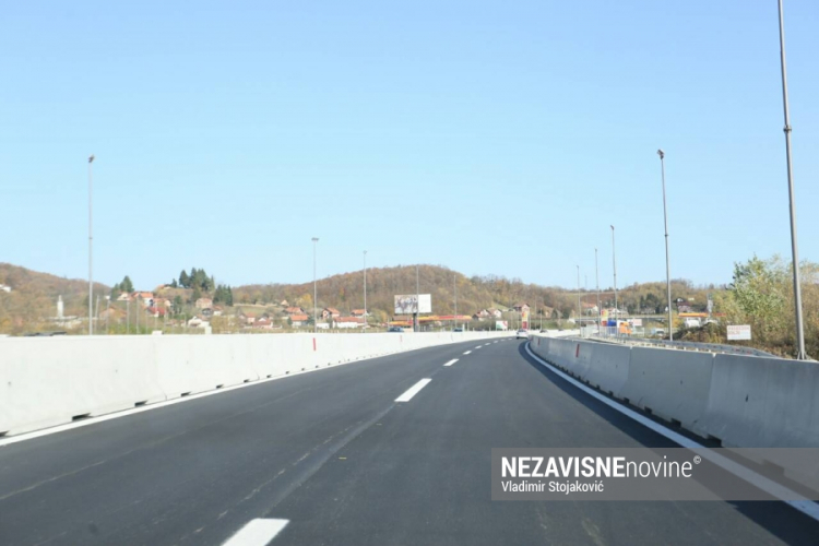 Uklonjene sporne naplatne kućice u Glamočanima