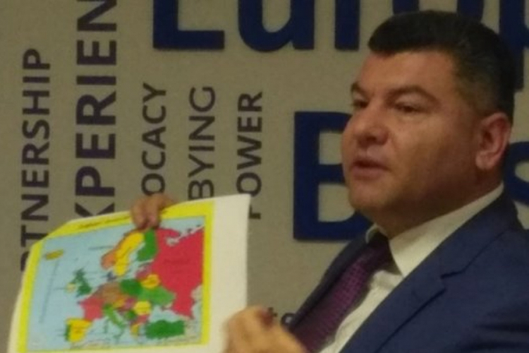 Ukrajinski zvaničnik pokazao mapu sa ruskim Krimom