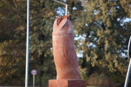 Kikinda dobila statuu sove, građane asocira na nešto drugo