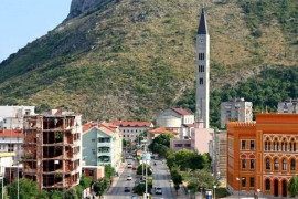 Građevinski radnici u dvorištu zgrade u Mostaru pronašli ljudske ...