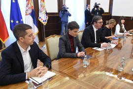 Završen sastanak državnog vrha, Vučić i Brnabićeva razgovaraju sa ...