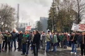 Radnici GIKIL-a u 14 autobusa krenuli za Sarajevo na protest
