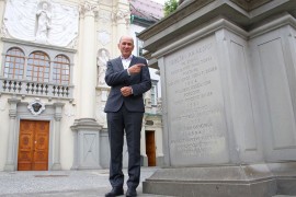 Janša osuđen na uslovnu kaznu jer je novinarke nazvao medijskim ...