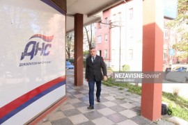 Na prostorijama DNS-a u Banjaluci ponovo osvanuo grafit