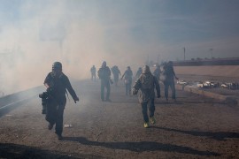 Američka policija suzavcem rastjerala migrante s granice