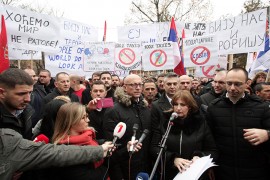 Održan protest u Kosovskoj Mitrovici, Srbi poručuju: Ostajemo ...