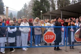 Radnici u Bolnici Istočno Sarajevo traže isplatu zaostalih plata i ...