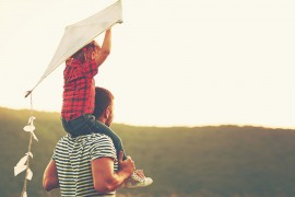 Deset godina plaćala glumca da glumi oca njenoj kćerki