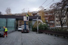 Počelo novogodišnje kićenje Banjaluke