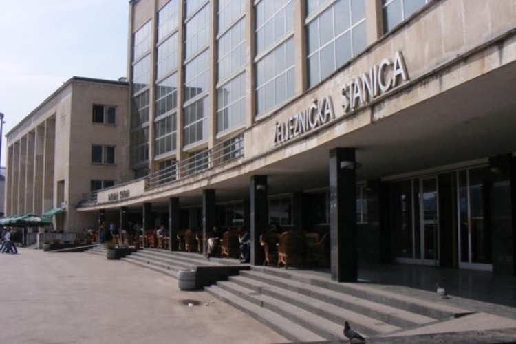 Potukli se migranati na željezničkoj stanici u Sarajevu