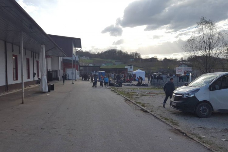 Migranti se potukli zbog zimskih jakni