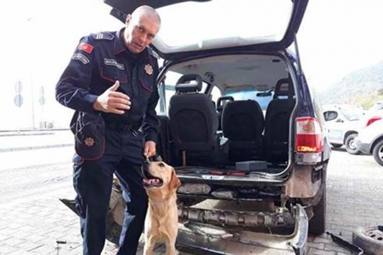 Zaplijenjeno 19 kilograma skanka, uhapšen par iz Litvanije