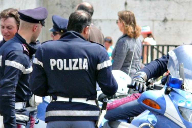 Italija: Policija uhapsila muškarca koji je držao taoce