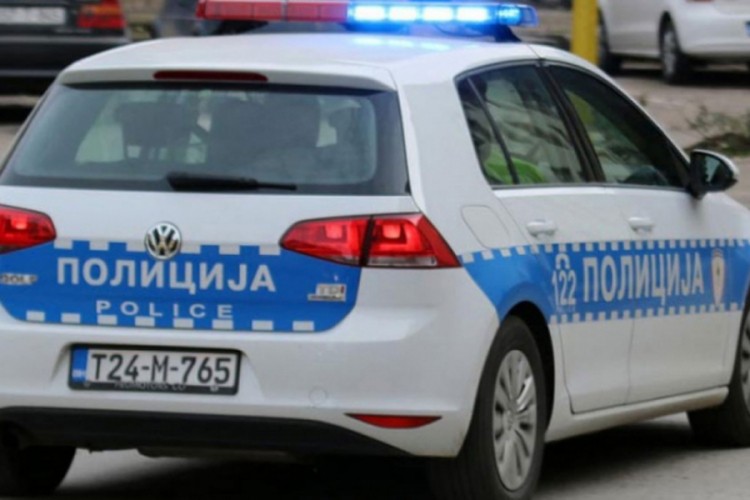 Muškarac iz auta nudi djeci prevoz, derventska policija istražuje slučaj