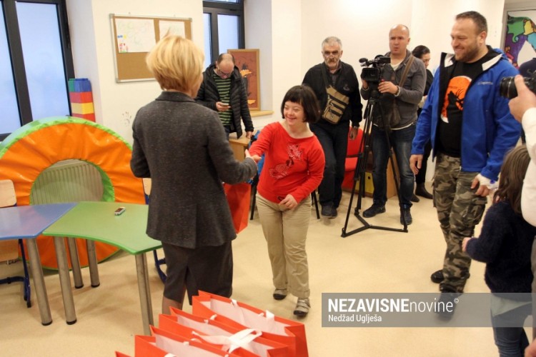 Adikko uručila prvih 20 GPS narukvica za djecu s poremećajima iz autističnog spektra