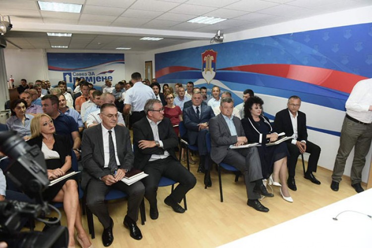 Zvornički SDS traži ostavku rukovodstva stranke i saradnju sa SNSD-om