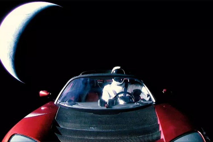 Tesla Roadster izašao iz orbite Marsa