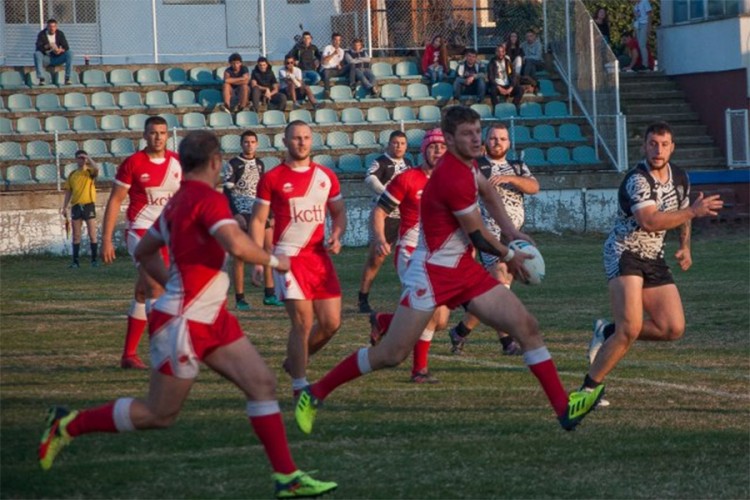 Brutalna tuča igrača Crvene zvezde i Partizana u borbi za trofej