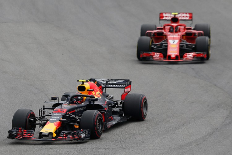 Hil: Maks će naučiti i jednog dana voziti kao Hamilton