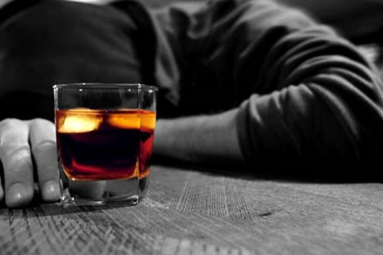 Splićanin provalio u kuću, našao samo alkohol pa se napio do besvjesti