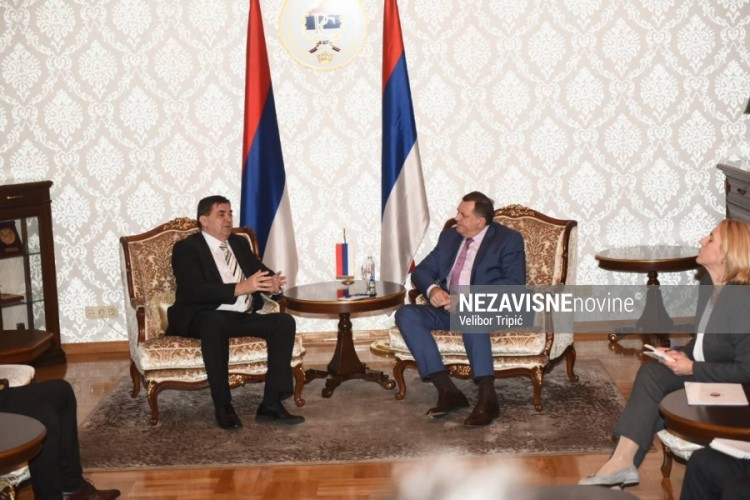 SNSD dogovorio saradnju sa grupom Obrena Petrovića