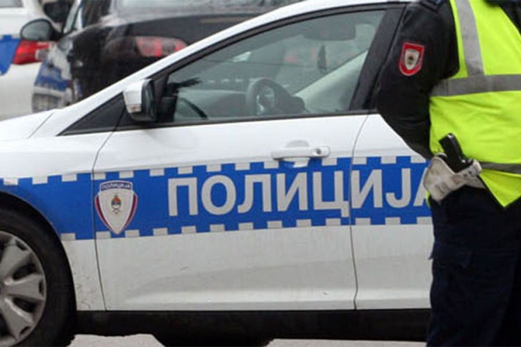 Ubio ženu pa sebe ispred porodične kuće