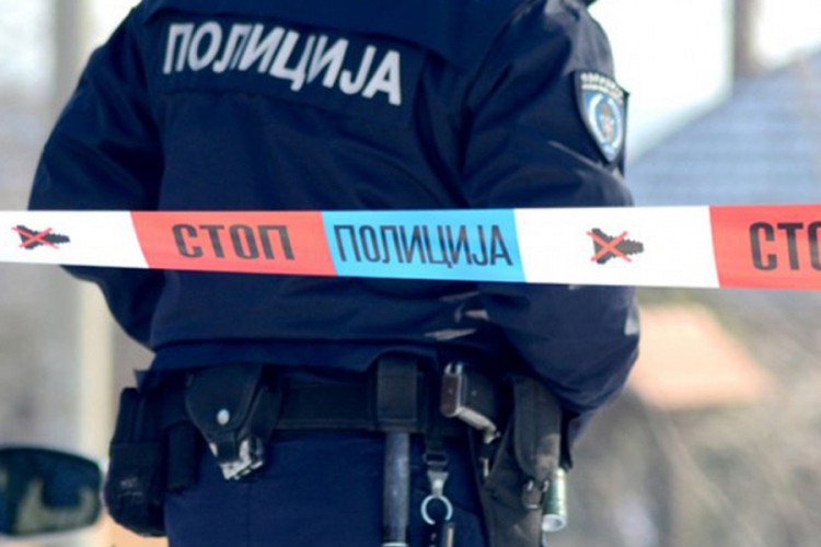 Mislio da je zadavio suprugu pa se objesio
